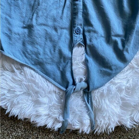 Guess Button Front Top Tie Bottom Womens Size Small - Picture 5 of 9